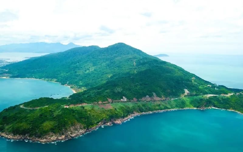 Bán đảo Sơn Trà sở hữu thiên nhiên hoang sơ và khí hậu trong lành.