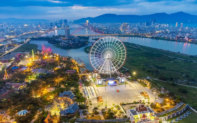 Công viên Châu Á mang đến không gian vui chơi sôi động ngày Tết.