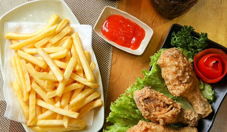 Cách làm gà chiên mắm & khoai tây chiên giòn rụm cùng Pepsi vui tiệc tại gia