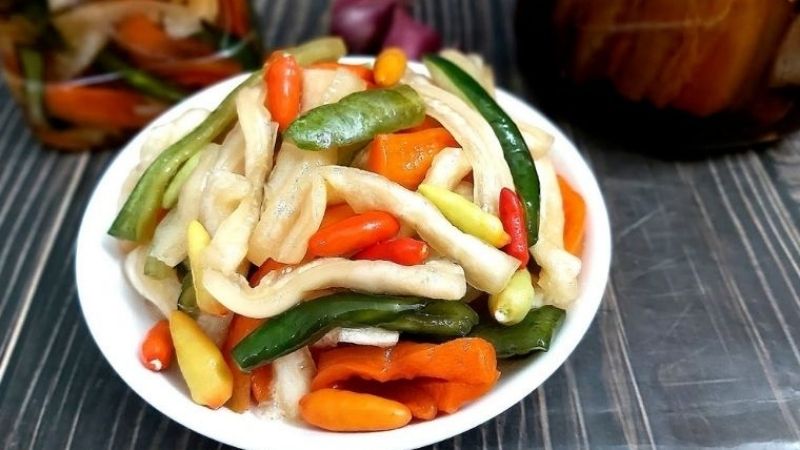 Cách 3: Bổ sung rau củ tươi để trung hòa vị