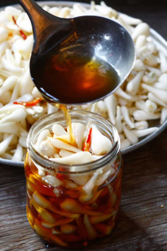 Mẹo làm củ kiệu hết hăng cấp tốc - Bí quyết trắng giòn đón Tết