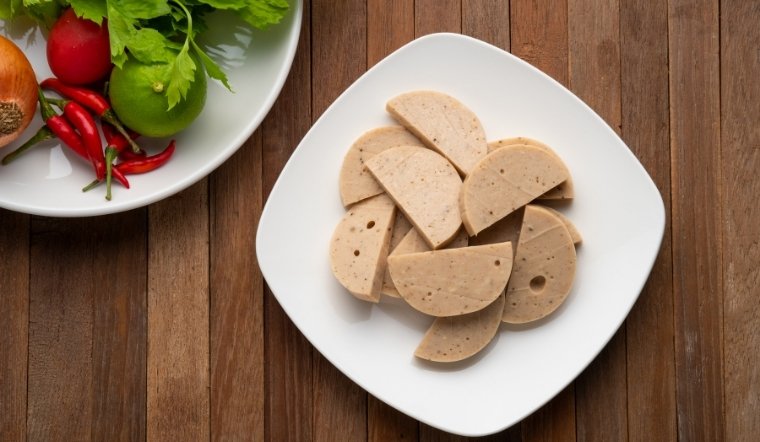 Dấu hiệu nhận biết giò chả bị thiu hoặc có hàn the nhanh chóng