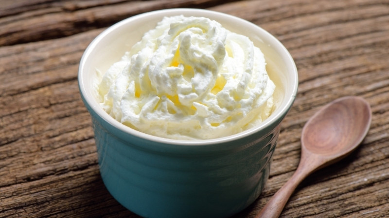 Whipping cream tách nước vẫn có thể sử dụng được
