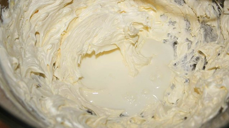Whipping cream tách nước