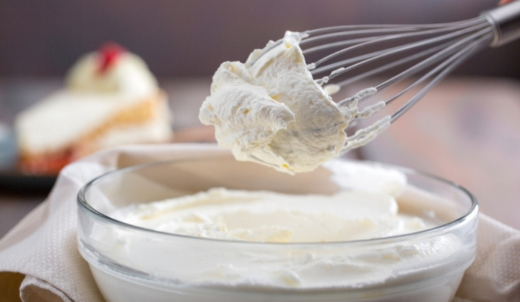 Cách chữa whipping cream bị tách nước và lợn cợn thành công 100%