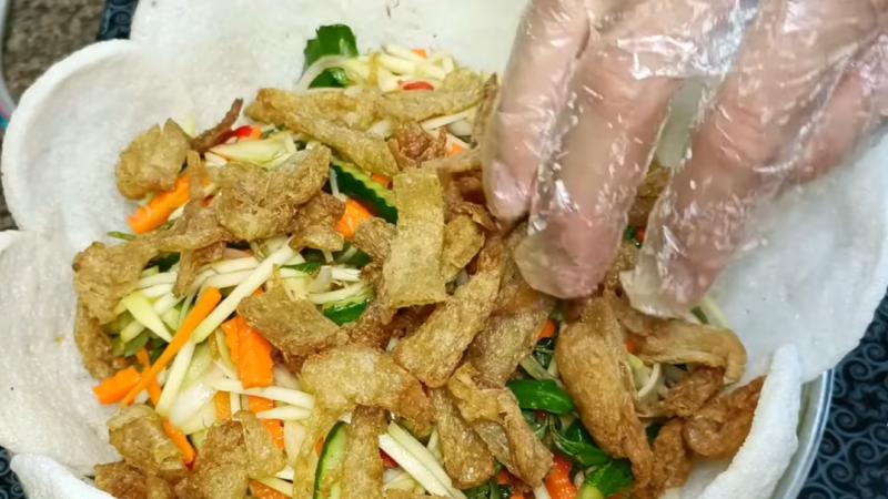 Thành phẩm món gỏi xoài sườn non chay