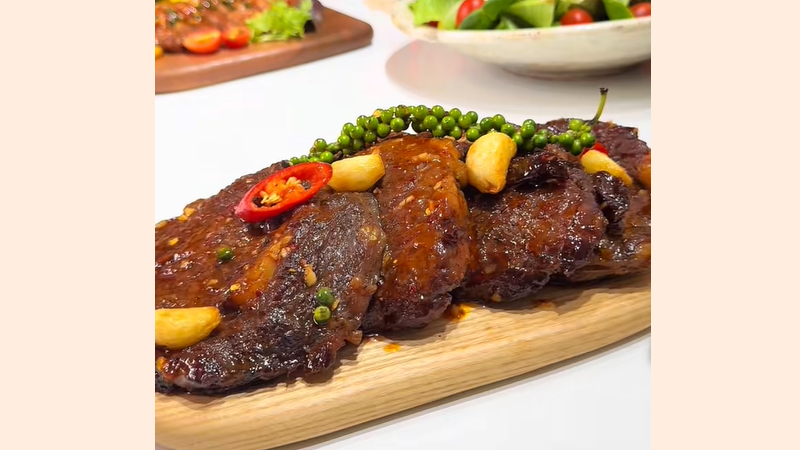 Thưởng thức bò steak mắm nhĩ Thưởng thức bò steak mắm nhĩ