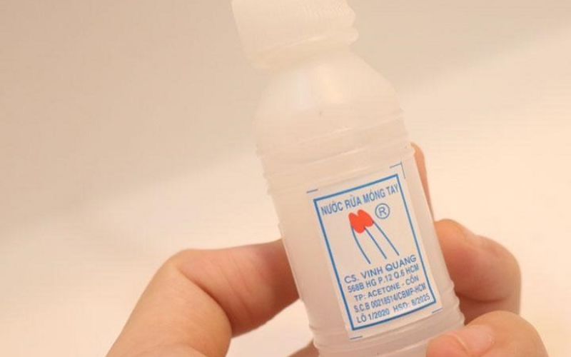 Aceton hòa tan keo mạnh, hiệu quả với băng dính lâu ngày