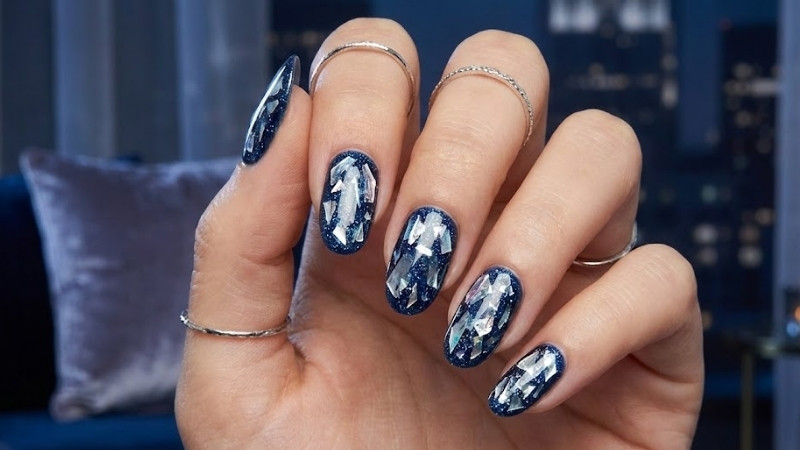 Ánh nhũ xanh băng giá