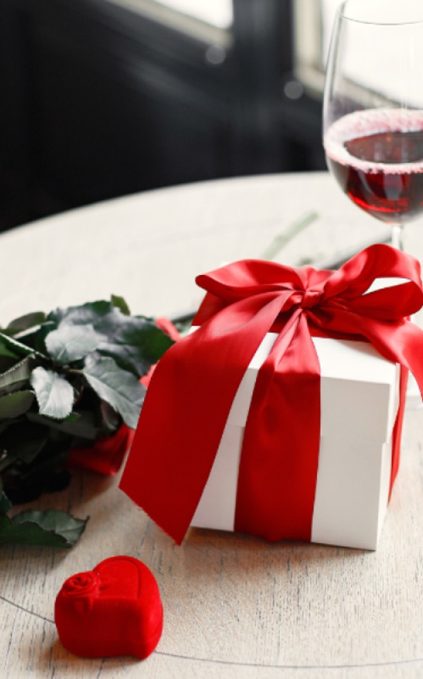 Valentine ai tặng quà cho ai? Giải mã đúng chuẩn ngày lễ tình yêu