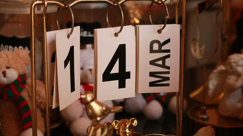 Valentine trắng ai tặng quà cho ai?