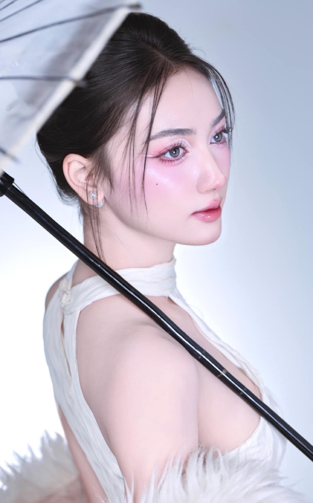 Hướng dẫn trang điểm tone lạnh - Bí quyết & top sản phẩm hot nhất