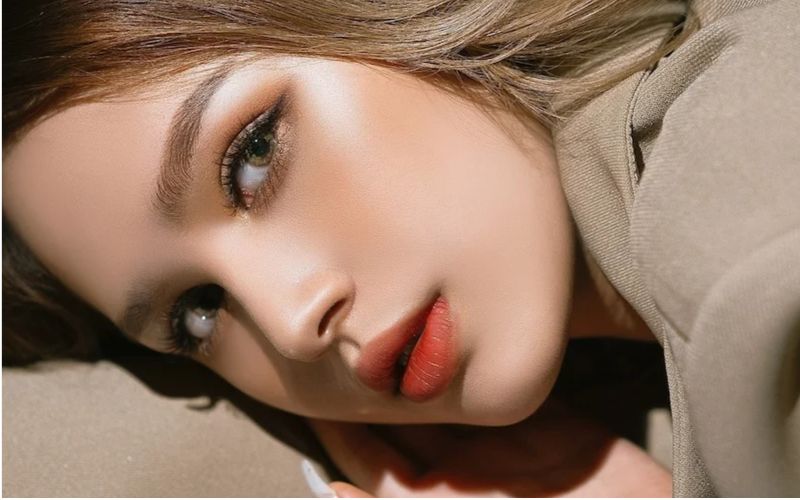 Sắc nâu ấm tạo chiều sâu, mang vẻ sang trọng và cuốn hút