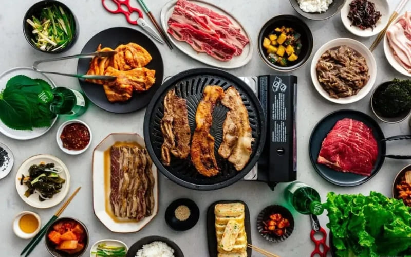 Hương vị Hàn Quốc cay nồng, thơm ngọt, ăn rất cuốn.