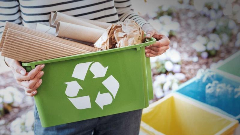 Thu gom rác và đồ dùng dùng một lần