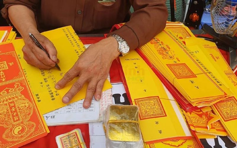 Mẫu sớ đốt vàng mã giúp trình bày nội dung rõ ràng, đúng lễ nghi truyền thống