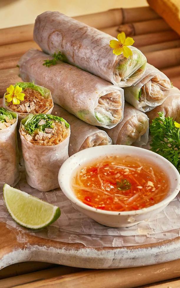10+ món cuốn chống ngán ngon miệng cho bữa tiệc gia đình