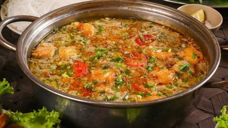 Lẩu cua đồng dân dã