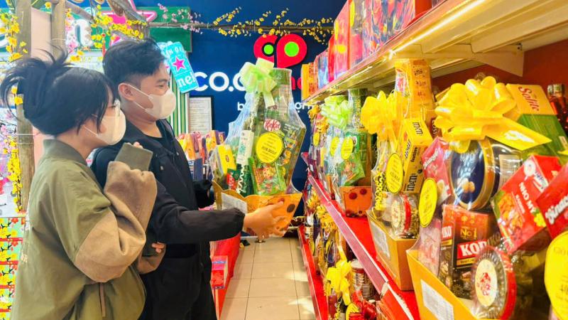 Có nên mua quà giống nhau cho nhiều nhà? Có nên mua quà giống nhau cho nhiều nhà?