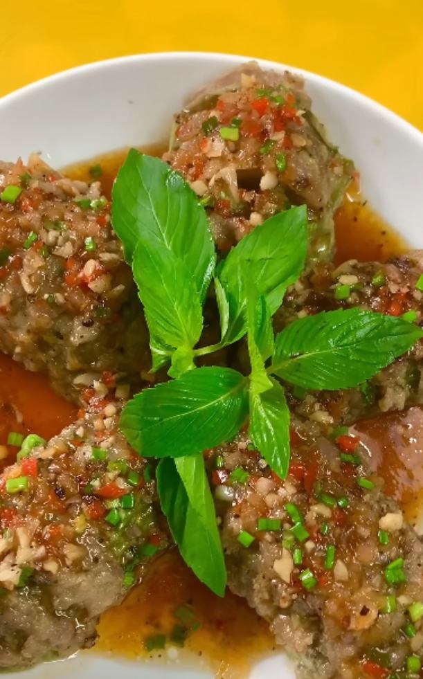 Lạ miệng với món cà phổi nhồi thịt đậm đà, cực bắt cơm