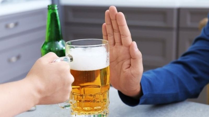 Mẹo từ chối rượu bia khéo léo trong tiệc 2 Mẹo từ chối rượu bia khéo léo trong tiệc 2