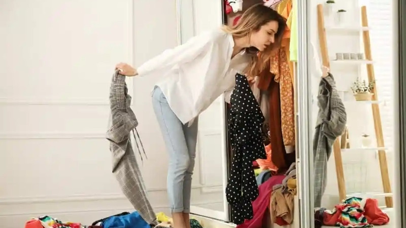 Loại bỏ quần áo không còn phù hợp