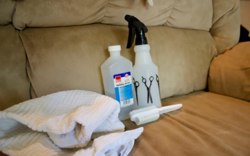 Cách vệ sinh ghế sofa nỉ bằng cồn Isopropyl Cách vệ sinh ghế sofa nỉ bằng cồn Isopropyl