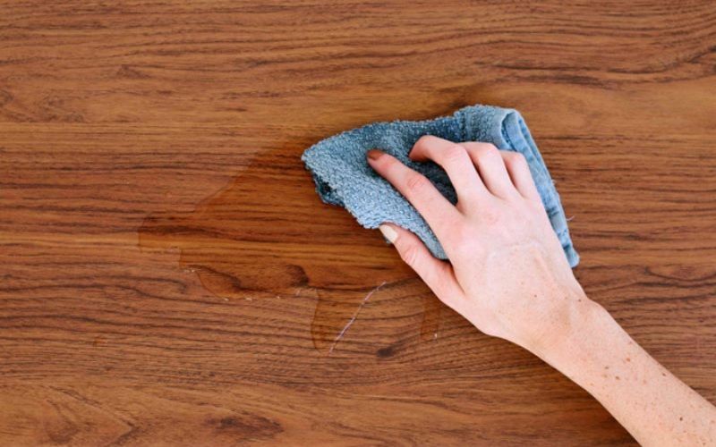 Đánh bóng định kỳ giúp đồ gỗ bền đẹp, giữ giá trị lâu dài