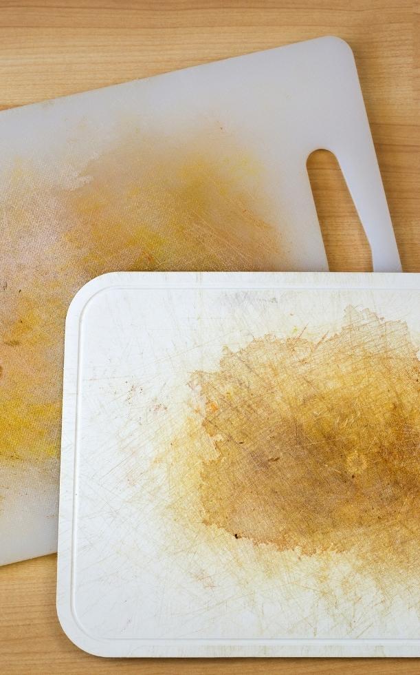 7 Cách làm sạch thớt nhựa ố vàng, mốc đen hiệu quả 100%