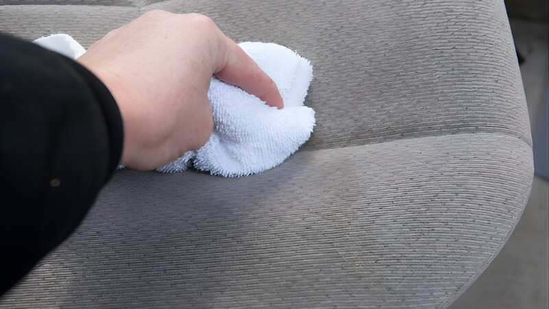Quy trình 3 bước xử lý vết nước tiểu trên Sofa và Nệm