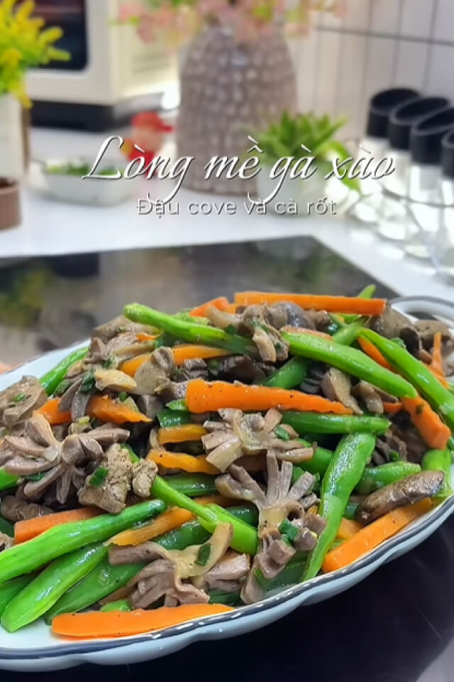 Cách làm đậu que xào lòng gà giòn xanh, lòng dai giòn sần sật