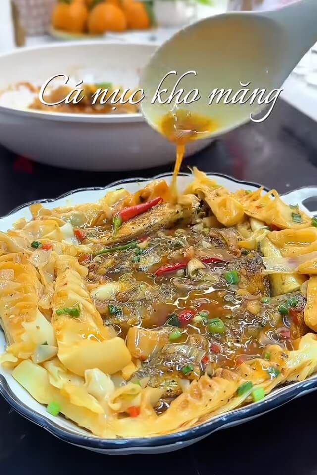 Cách làm cá nục kho măng đậm vị, thịt cá cứng cáp, cực hao cơm