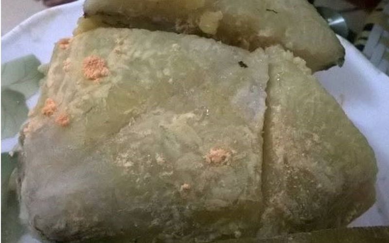 Thực phẩm nếp hỏng cần bỏ ngay, không cắt bỏ phần mốc để ăn tiếp