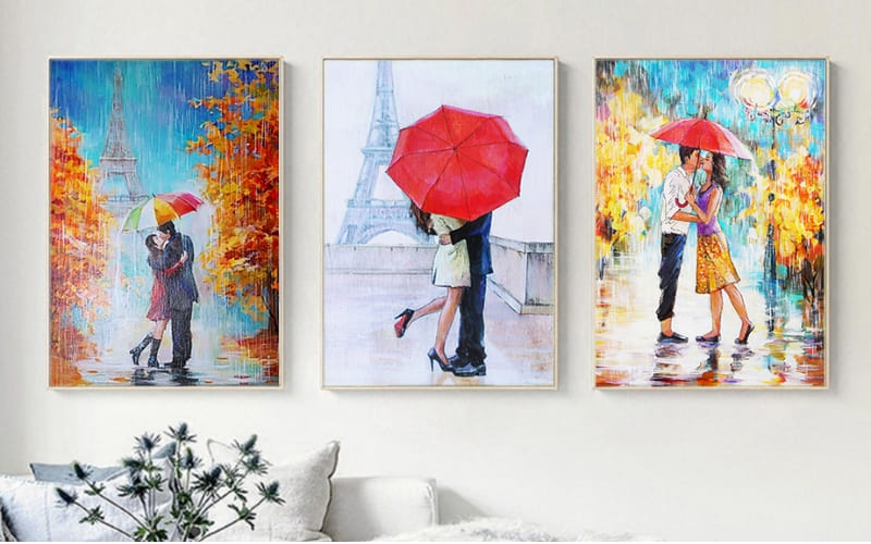 Tranh treo tường lan tỏa cảm xúc yêu thương tinh tế.