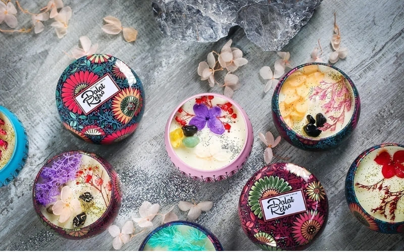 Nến thơm giúp người yêu thư giãn và dễ chịu.