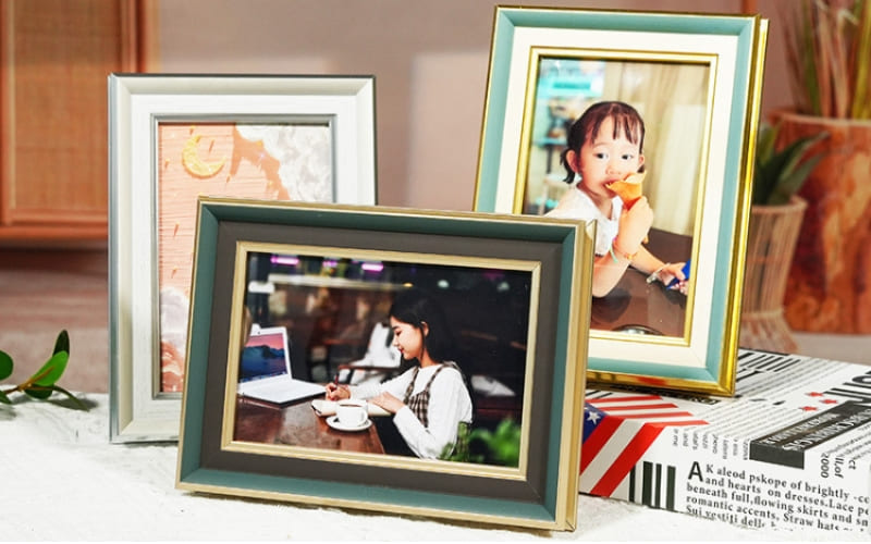 Khung ảnh để bàn nhắc nhớ kỷ niệm mỗi ngày.