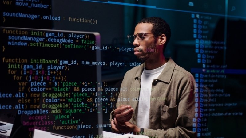 Fixing là việc lập trình viên chỉnh sửa mã nguồn để loại bỏ hoàn toàn lỗi đã xác định