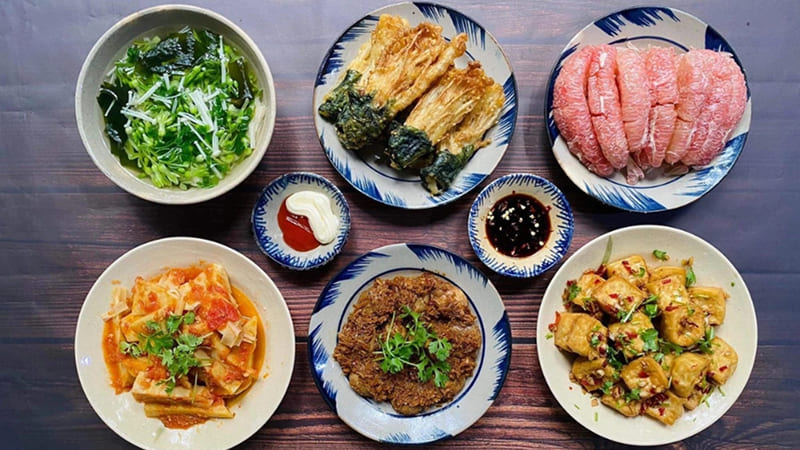 Một mâm cơm chay giản dị, thanh đạm Một mâm cơm chay giản dị, thanh đạm