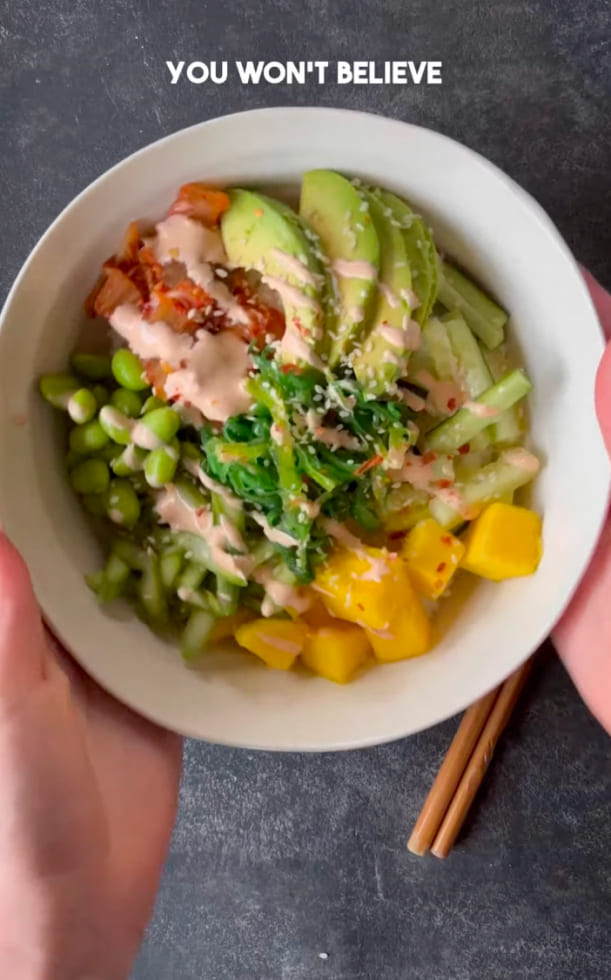 Cách làm Poke Bowl chay cầu vồng, đủ chất chỉ trong 15 phút