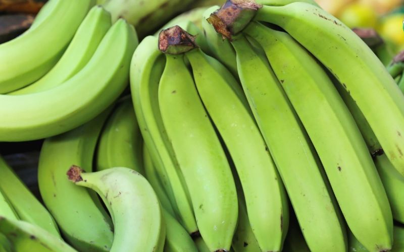 Nải chuối xanh thể hiện mong ước được chở che, bình an và gia đạo vững vàng