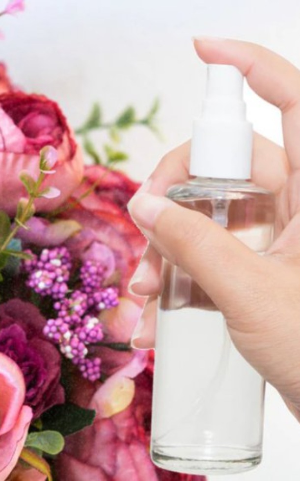 7 cách giặt hoa giả hoa lụa sạch bong như mới đơn giản tại nhà