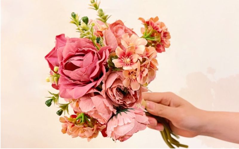 Chất liệu mềm, dễ bám bụi, nên ưu tiên vệ sinh khô nhẹ nhàng