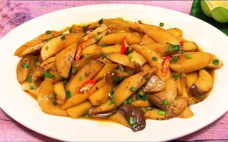 Món ăn ngon nhất khi dùng nóng cùng cơm trắng.