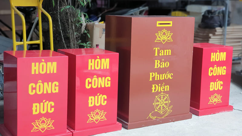Cách công đức và đặt tiền giọt dầu văn minh
