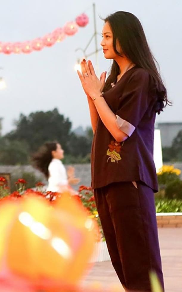 Bài khấn nôm khi đi chùa chuẩn nhất và hướng dẫn hành lễ