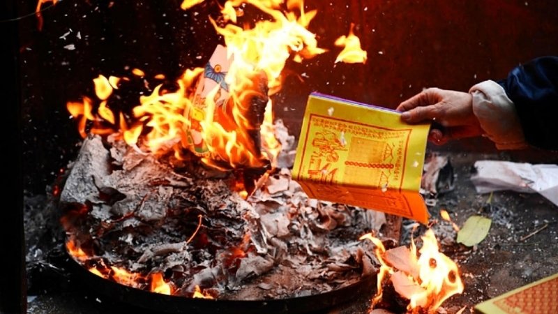 Đốt vàng mã tiềm ẩn nguy cơ cháy nổ