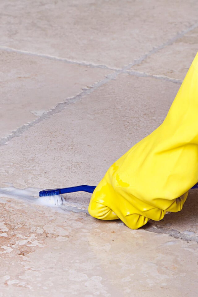 Cách làm sạch ron gạch đen hiệu quả, trắng sáng như mới