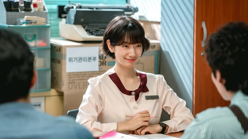 Park Shin-hye biến hóa đa dạng, dàn diễn viên phụ tung hứng ăn ý và tự nhiên