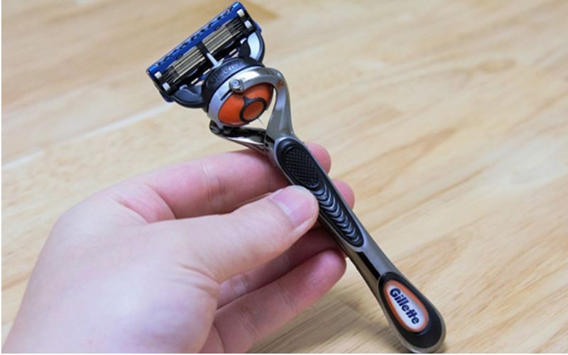 Cạo râu đúng cách giúp da êm mịn, hạn chế trầy xước