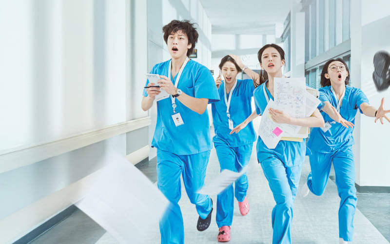 Resident Playbook – Chuyện đời bác sĩ nội trú (2025)